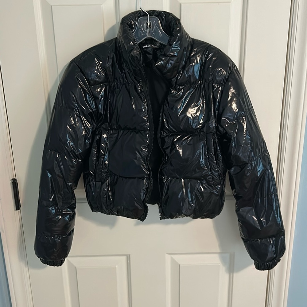 Cropped puffer jacket